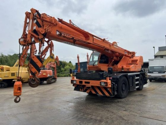 Кран Kato KR-25H-V7