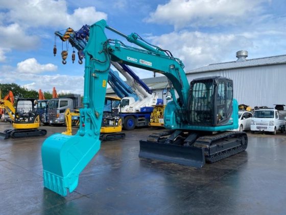 Гусеничный экскаватор Kobelco SK135SR-3