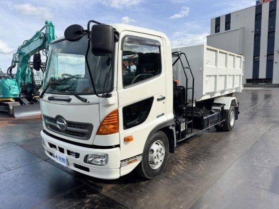 Грузовик Hino TKG-FC9JHAA