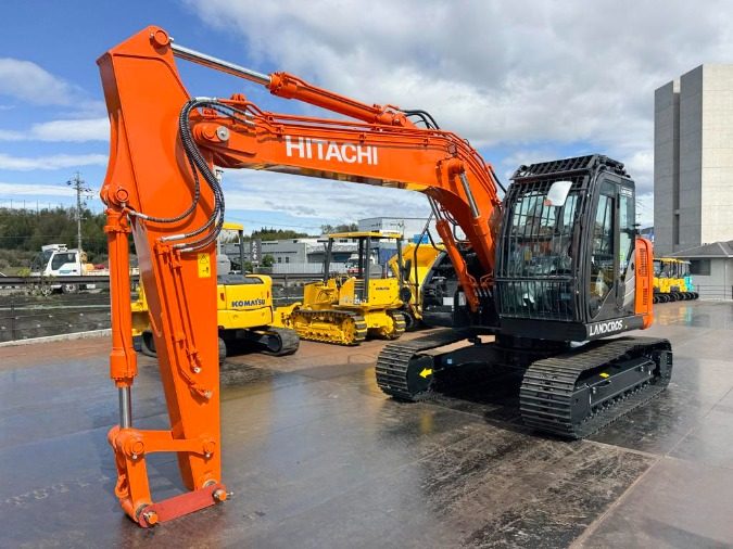 Гусеничный экскаватор Hitachi ZX135USK-6
