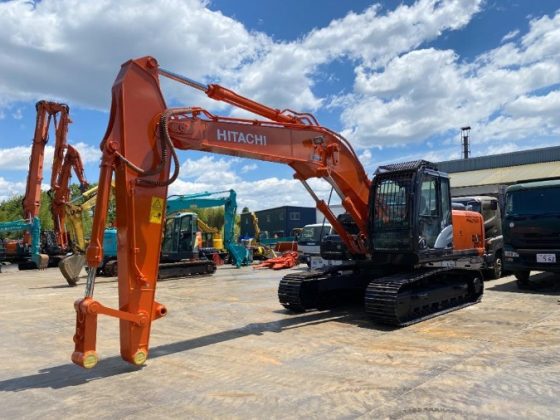 Гусеничный экскаватор Hitachi ZX210K-5B