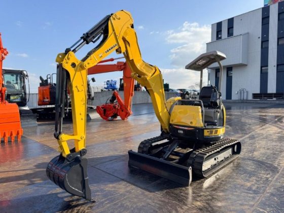 Мини-экскаватор Yanmar B3-6