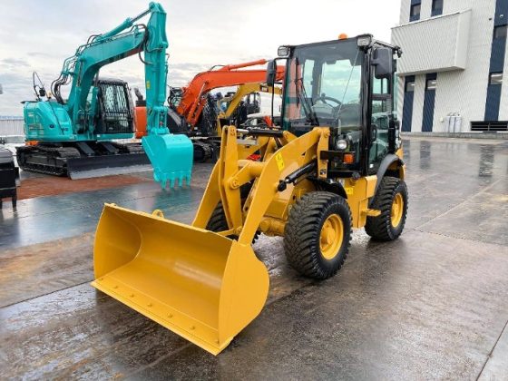 Фронтальный погрузчик Caterpillar 901C2