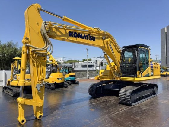 Гусеничный экскаватор Komatsu PC210-11
