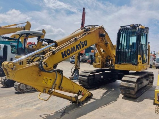 Гусеничный экскаватор Komatsu PC138US-10