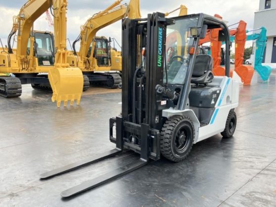Вилочный погрузчик UniCarriers FHD25T5